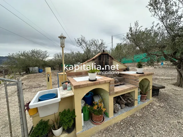 Chalet a la venta en Cocentaina, Alicante. — 46