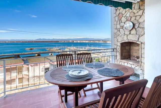Exclusiva vivienda con vistas panorámicas al mar y al puerto - foto 5