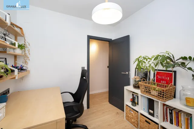 Exclusivo piso con terraza y vistas despejadas en El Serrallo. — 34