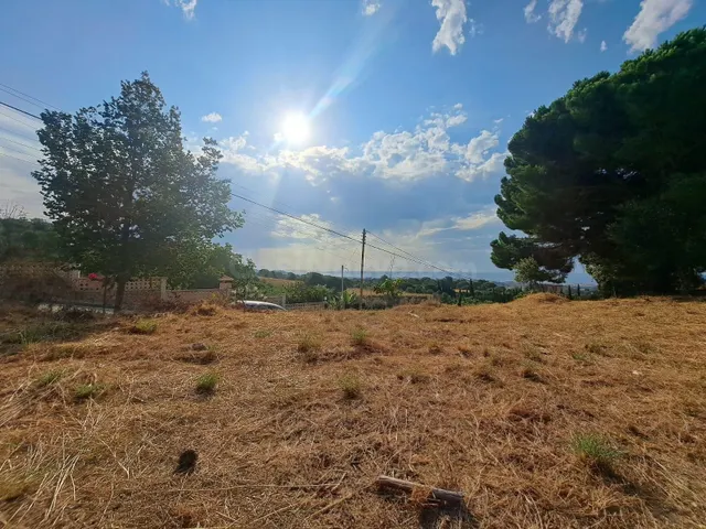 Solar edificable en venta Pineda de Mar de 600 m2 - foto 3