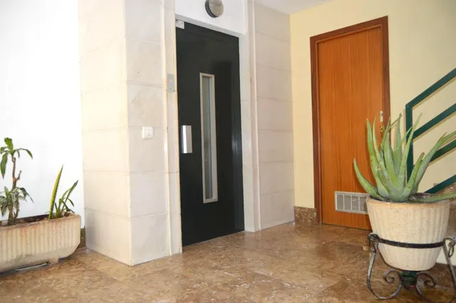 AMPLIO PISO DE CUATRO habitaciones EN ZONA PLAZA PARIS/ESCORXADOR — 6