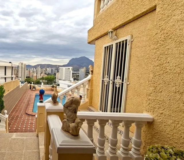 ESPECTACULAR CHALET EN BENIDORM CON APARTAMENTO DE VERANO — 50