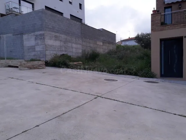 TERRENO URBANIZABLE — 3