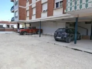 SE VENDE PLAZA DE PARKING EN SANT QUINTIN DE MEDIONA - foto 2