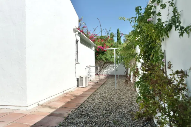 Impresionante chalet con piscina y en zona con campo de golf — 48