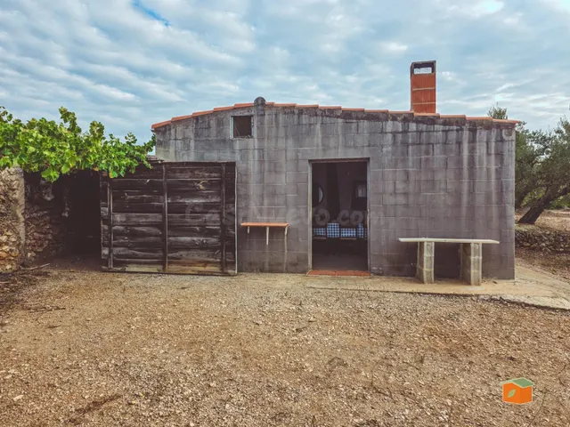 CASA CON TERRENO EN VENTA EN ULLDECONA