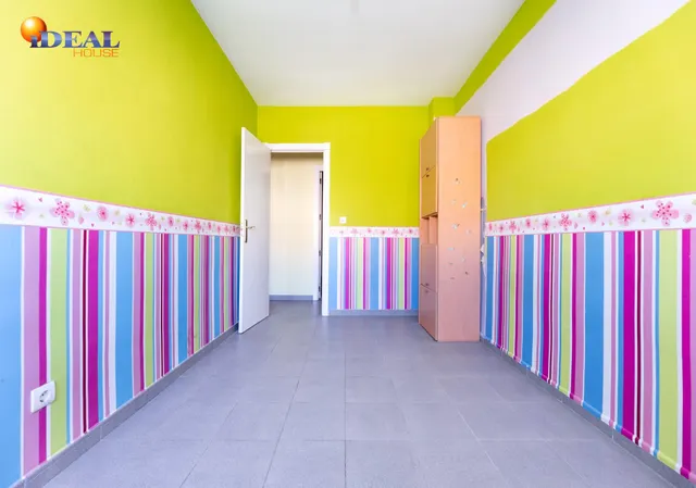 Piso de 3 dormitorios y 2 baños, con cochera. VIVIENDA DE VPO, junto al Parque de Bomberos. — 21