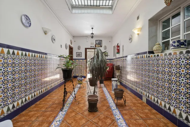 Amplia vivienda en planta baja con gran potencial, ideal par - foto 5