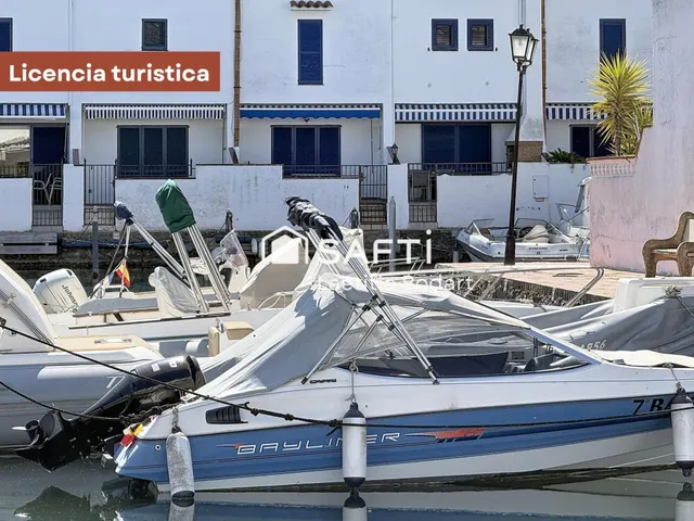 Casa de pescador con licencia turística y amarre - Empuriabrava — 51