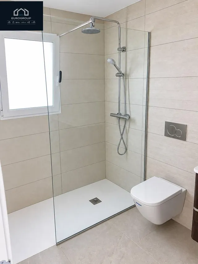 Impresionante chalet en perfecto estado, con 5 dormitorios y 3 baños, piscina privada y garaje con una parcela de 800m en el albir — 16