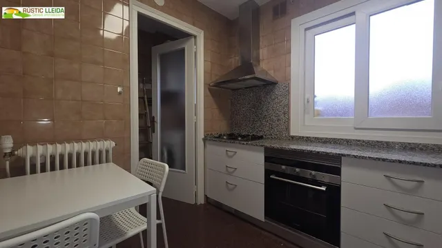 Ático dúplex en Balàfia, Lleida, con terraza. - foto 5