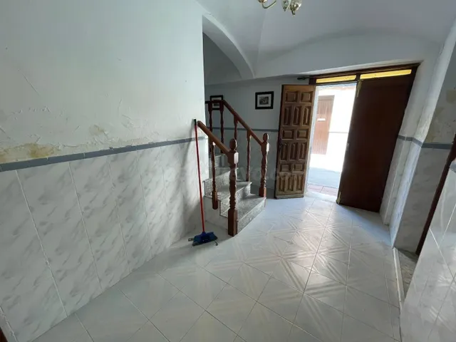 CASA DE PLANTA BAJA EN ESQUINA EN ARROYO DE LA LUZ - foto 2
