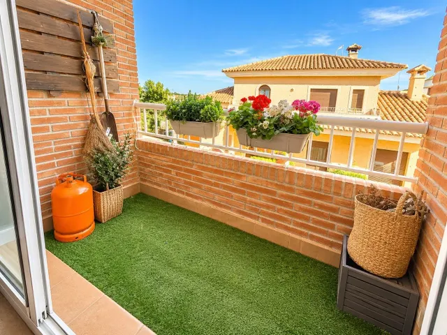 ÁTICO EN VENTA EN DAYA NUEVA – 3 DORMITORIOS, TERRAZA PRIVADA DE 40 M2 Y CHIMENEA — 8