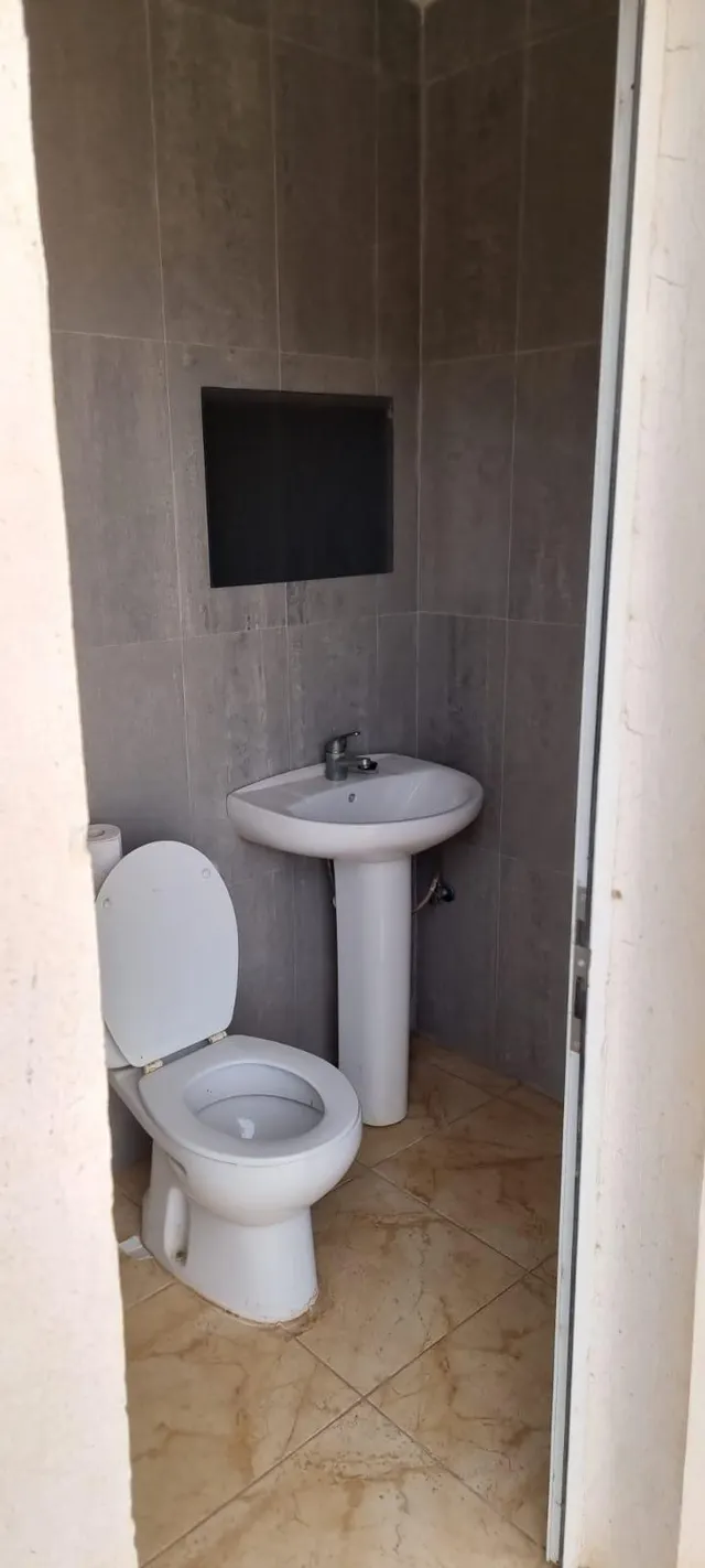 Edificio con piscina — 16