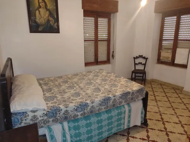 CASA EN EL CENTRO DE MONTEALEGRE DEL CASTILLO — 11