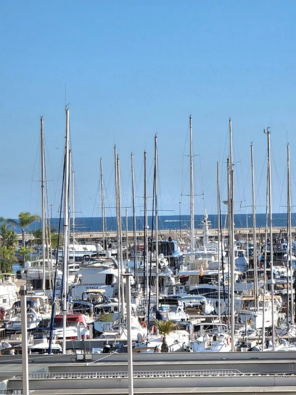 Fantastico piso seminuevo con terraza - puerto Santa Pola