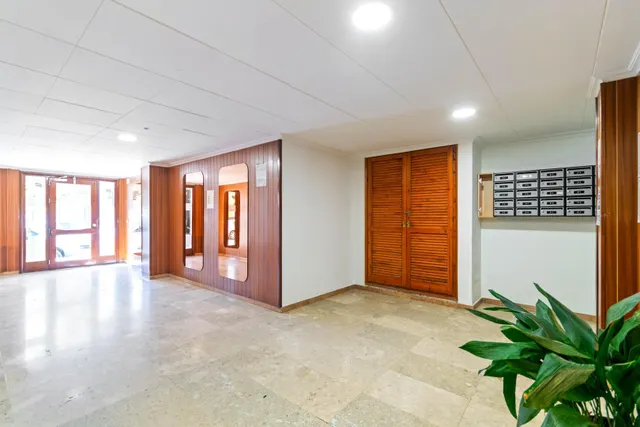 Luminoso piso con vistas espectaculares a la Bahía de Roses y garaje cerrado incluido. — 28