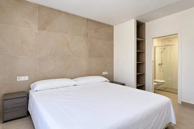 Exclusiva vivienda adosada de diseño a solo 800 metros del mar — 12