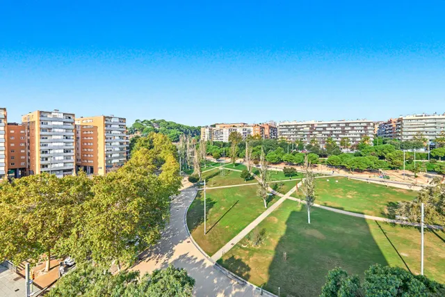 Excepcional piso muy alto con terraza y vistas al mar — 38