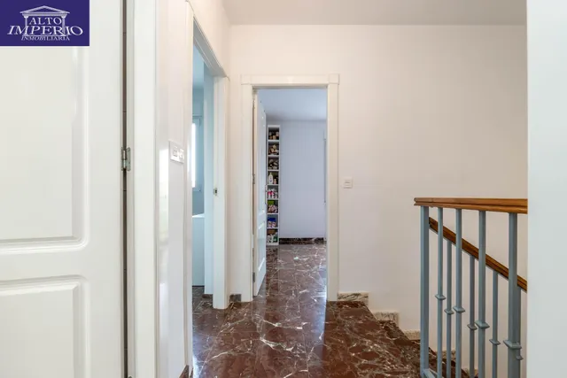 Encantadora Casa Reformada en Ogijares con Vistas y Espacios para Disfrutar — 16
