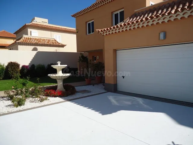 Chalet de 3 dormitorios en el Madroñal de Fañabe