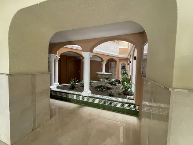 Piso con terraza, vistas al mar y plaza de garaje en Arroyo de la Miel, Benalmádena — 41