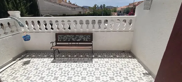 CASA DE 3 PLANTAS CON GARAJE Y PISCINA PRIVADA — 9