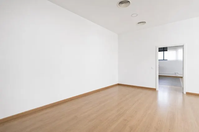 Oficina en venta en Avenida de la Albufera 323, Madrid — 11