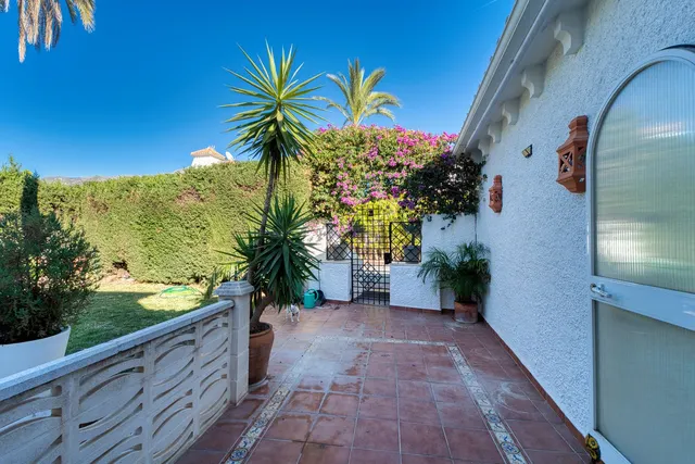 Chalet 4 habitaciones 448m² en venta - Marbella — 28