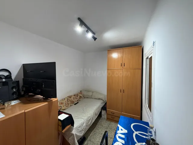 PISO EN VENTA DE 4 habitaciones CON ASCENSOR BADALONA - foto 2