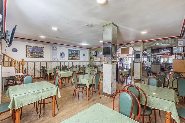 OPORTUNIDAD DE INVERSIÓN: RESTAURANTE EN FUNCIONAMIENTO + VI - foto 4