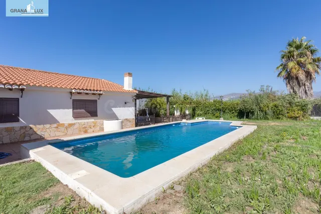 CASA CORTIJO EN MOTRIL. SITUADA A 2,5 KM DE LA PLAYA - foto 2