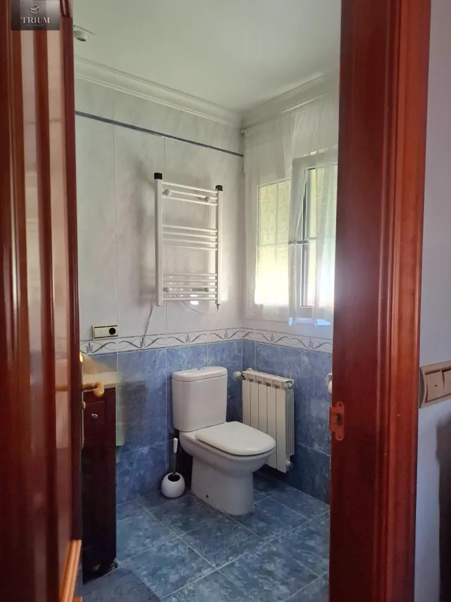 Fantástico chalet en villa argaz, junto al cc serrallo plaza — 48