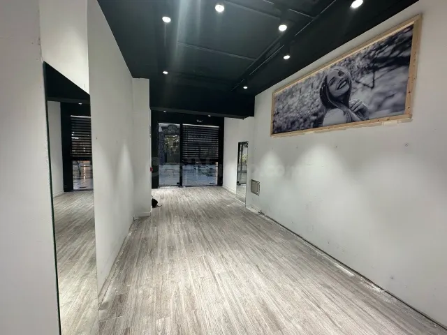 Local comercial en primera línea comercial EXCELENTE UBICACI