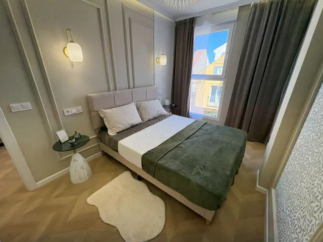 Apartamento céntrico, luminoso, y elegantemente reformado (1.ª planta). Balcón con orientación este, piscina comunitaria y a solo 800 m de Playa del Cura. — 15