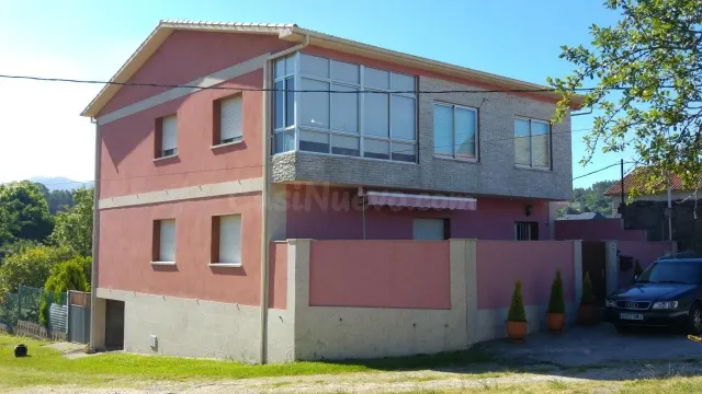 ¡¡NOVEDAD EN PONTEVEDRA!! INCREIBLE CASA CON AMPLIA PARCELA 