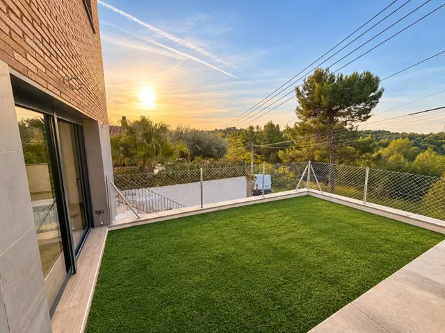 CASA A ESTRENAR DE 4 habitaciones Y ZONA PARQUING — 2