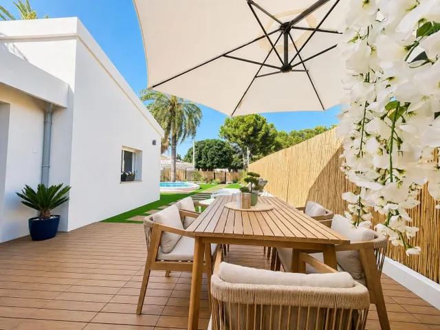 Villa de 4 dormitorios 2 baños en punta prima ( orihuela costa ) — 17