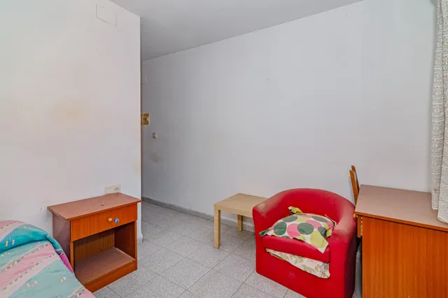 Amplio Chalet en Zaidín, Granada - Oportunidad de Inversión — 45