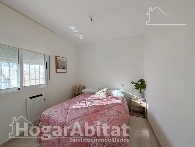 REFORMADO CON TERRAZA, PISCINA Y GARAJE CERCA DE LA PLAYA — 25