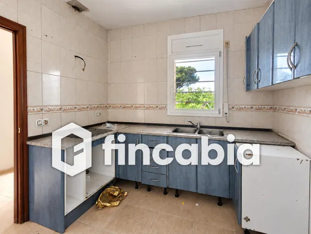 Casa independiente para reformar con jardín y garaje en Maçanet de la Selva — 34