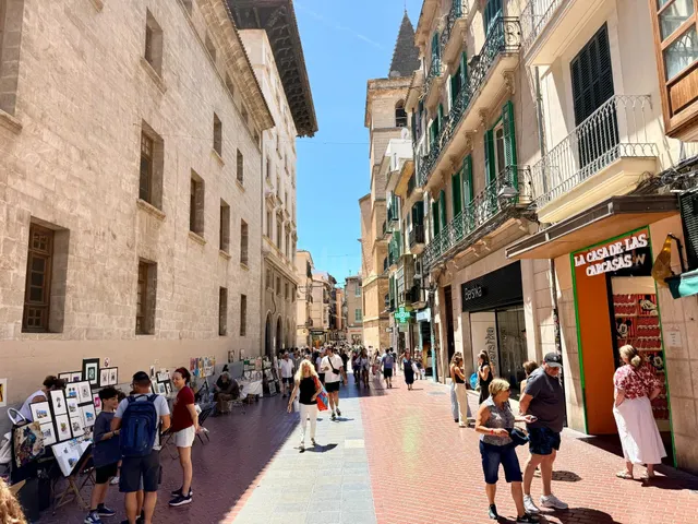 GRAN DESPACHO EN EL EDIFICIO SANT ANTONIET – ZONA CENTRO