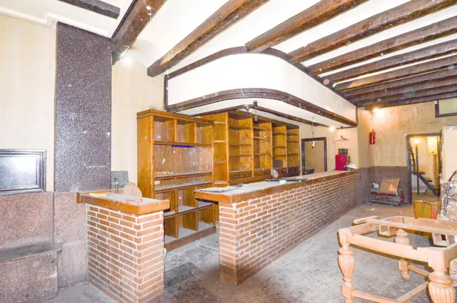 Urbis te ofrece un local comercial en alquiler en zona Centro, Salamanca. — 37