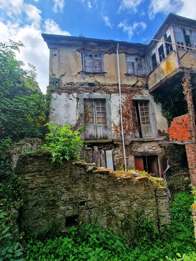 Edificio con terreno para rehabilitar en pleno centro de Veg - foto 5