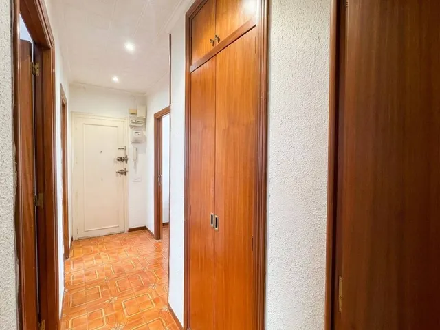 ¡Excelente oportunidad en Princesa Mercedes! Piso exterior con gran potencial de reforma — 8