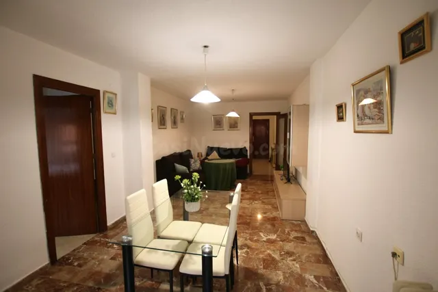 Traumatología (zona). Piso amueblado. 4 dormitorios .2 baños. Estudiantes. Calefacción central — 2