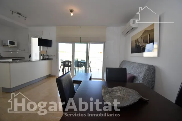 Seminuevo con terraza, piscina y garaje cerca de la playa — 9