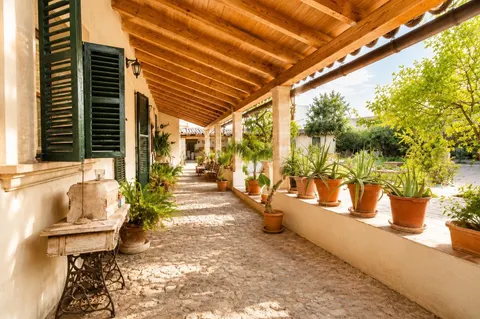 Casa Tradicional con Jardín y Porche en Son Sardina