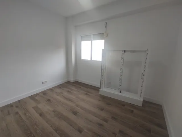 ALQUILER DE   VIVIENDA VACIA  TOTALMENTE REFORMADA — 23