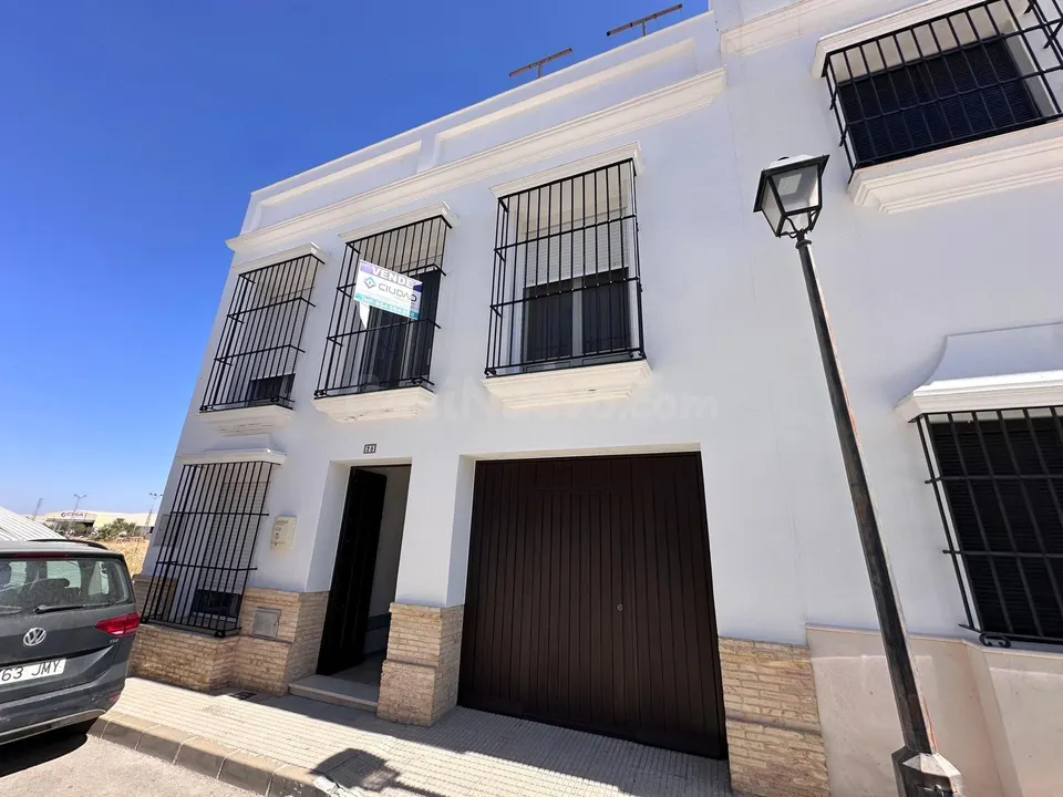 CASA EN LA PUEBLA DE CAZALLA